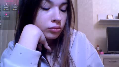 Jennifer online show from 03-29-26, 06:19