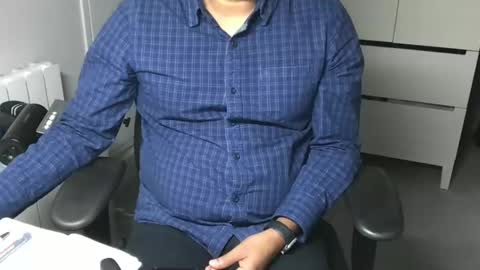 Snapshot of joeshades21 chatting on 01-27-25, 07:03 joeshades21 online show from 01-27-25, 07:03