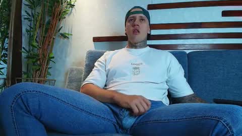     online show from 11-10-25, 03:27