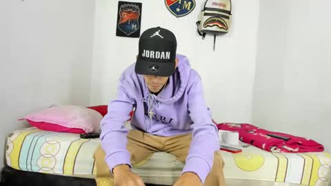 Snapshot of johan_and_antonella chatting on 12-03-24, 03:30 johan_and_antonella online show from 12-03-24, 03:30