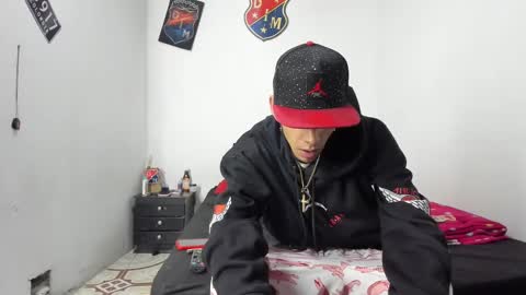 Snapshot of johan_and_antonella chatting on 01-16-25, 05:11 johan_and_antonella online show from 01-16-25, 05:11