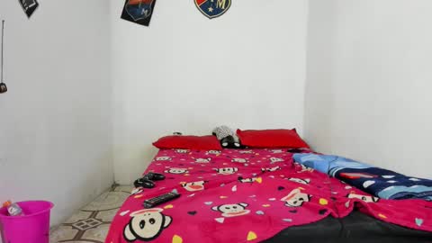 Snapshot of johan_and_antonella chatting on 01-27-25, 07:45 johan_and_antonella online show from 01-27-25, 07:45