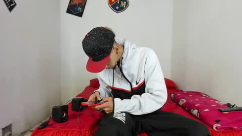 Snapshot of johan_and_antonella chatting on 02-18-25, 01:54 johan_and_antonella online show from 02-18-25, 01:54