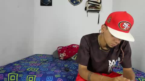 Snapshot of johan_and_antonella chatting on 10-16-25, 03:40 johan_and_antonella online show from 10-16-25, 03:40