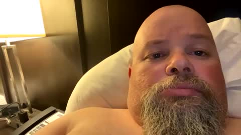 Snapshot of john40a chatting on 03-12-25, 02:20 John online show from 03-12-25, 02:20