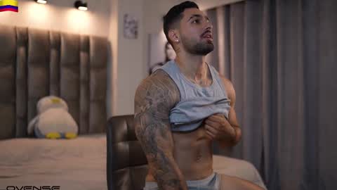 Snapshot of john_king29 chatting on 10-19-25, 02:18 john online show from 10-19-25, 02:18