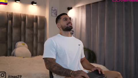 Snapshot of john_king29 chatting on 11-11-25, 10:43 john online show from 11-11-25, 10:43