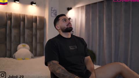 Snapshot of john_king29 chatting on 12-04-25, 01:15 john online show from 12-04-25, 01:15