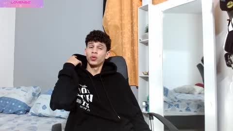 john_ssnow29 online show from 12-10-24, 08:27