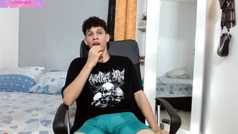 john_ssnow29 online show from 12-19-24, 06:12