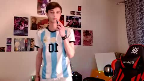 Snapshot of john_winx chatting on 05-23-26, 04:11 john_winx online show from 05-23-26, 04:11