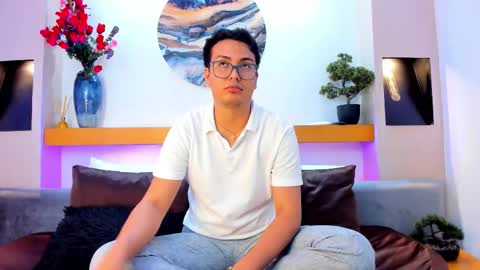 Snapshot of johnbelrose chatting on 11-07-25, 07:58 johnbelrose online show from 11-07-25, 07:58