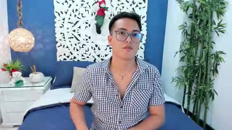 Snapshot of johnbelrose chatting on 11-17-25, 07:19 johnbelrose online show from 11-17-25, 07:19