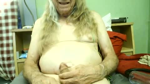 Snapshot of johnnieq1971 chatting on 06-16-26, 01:19 johnnieq1971 online show from 06-16-26, 01:19