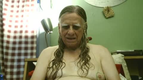 Snapshot of johnnieq1971 chatting on 07-06-26, 01:02 johnnieq1971 online show from 07-06-26, 01:02