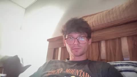 Snapshot of johnny__wood chatting on 10-02-25, 08:21 Johnny online show from 10-02-25, 08:21