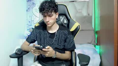 Snapshot of johnny_cagee chatting on 10-26-25, 03:56 johnny_cagee online show from 10-26-25, 03:56