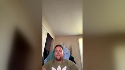 johnnybegood2100 online show from 04-22-26, 08:43