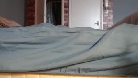 johnnydoe0069 online show from 03-11-25, 08:52