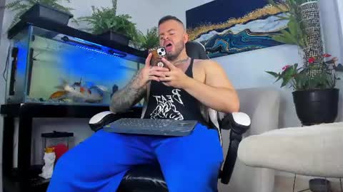 Snapshot of johnnygrayson_ chatting on 06-12-26, 01:59 JOHNNY online show from 06-12-26, 01:59