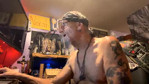 johnnyshung1 online show from 12-02-24, 11:12