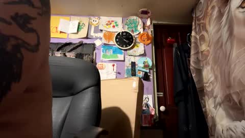 johnnyshung1 online show from 04-18-26, 08:09