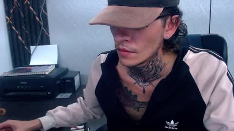 Snapshot of johnsonisaac94_ chatting on 02-04-25, 05:31 johnsonisaac94  online show from 02-04-25, 05:31