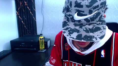 Snapshot of johnsonisaac94_ chatting on 02-06-25, 06:08 johnsonisaac94  online show from 02-06-25, 06:08