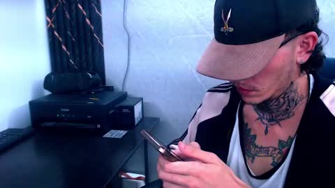 Snapshot of johnsonisaac94_ chatting on 02-09-25, 08:33 johnsonisaac94  online show from 02-09-25, 08:33