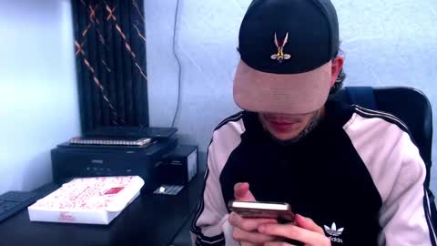 Snapshot of johnsonisaac94_ chatting on 02-10-25, 04:30 johnsonisaac94  online show from 02-10-25, 04:30