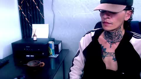 Snapshot of johnsonisaac94_ chatting on 02-19-25, 07:50 johnsonisaac94  online show from 02-19-25, 07:50