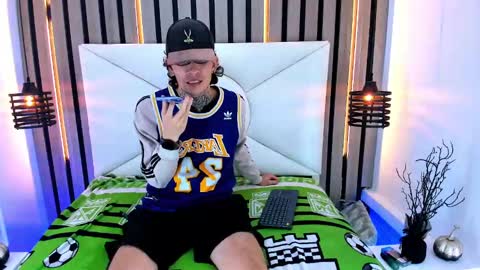 Snapshot of johnsonisaac94_ chatting on 03-05-25, 02:14 johnsonisaac94  online show from 03-05-25, 02:14