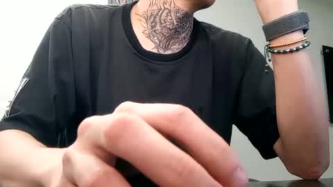 Snapshot of johnsonisaac94_ chatting on 10-31-25, 08:59 johnsonisaac94  online show from 10-31-25, 08:59