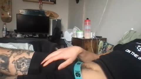 Snapshot of johntizzz chatting on 12-16-25, 02:00 johntizzz online show from 12-16-25, 02:00