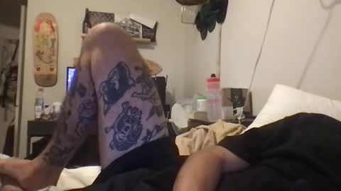 Snapshot of johntizzz chatting on 12-17-25, 08:26 johntizzz online show from 12-17-25, 08:26