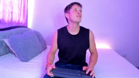 Snapshot of johnycooper08 chatting on 06-22-26, 01:52 johnycooper08 online show from 06-22-26, 01:52