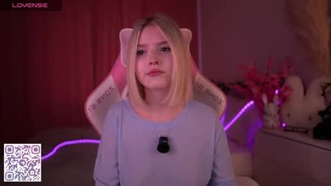 Paula online show from 04-27-26, 04:21