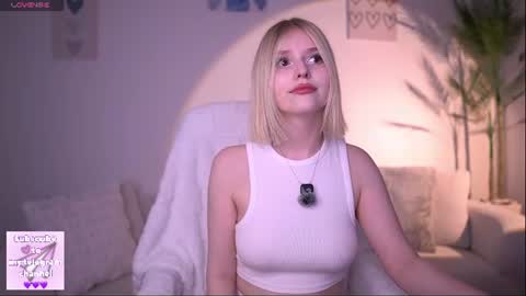 Snapshot of joice_queen chatting on 07-08-26, 01:32 Paula online show from 07-08-26, 01:32