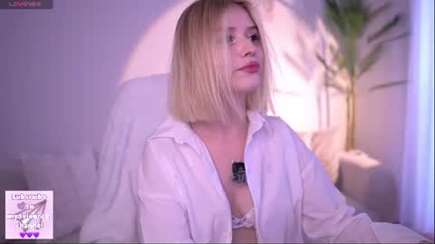Snapshot of joice_queen chatting on 07-12-26, 04:47 Paula online show from 07-12-26, 04:47