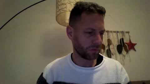 jojo19844 online show from 12-14-25, 09:52