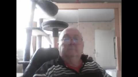 Snapshot of jojo60000529566 chatting on 11-19-25, 10:04 jojo60000529566 online show from 11-19-25, 10:04