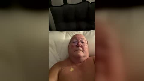 Snapshot of jojo60000529566 chatting on 12-15-25, 08:24 jojo60000529566 online show from 12-15-25, 08:24