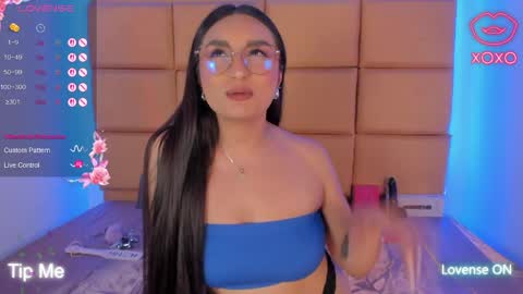 jolie_js online show from 04-30-26, 09:08