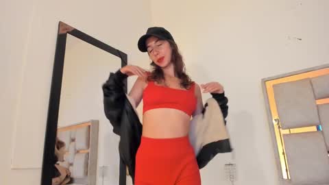 jolie_lov online show from 02-11-25, 01:30