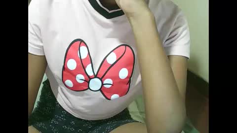 Snapshot of joliekah27 chatting on 01-06-26, 02:10 joliekah27 online show from 01-06-26, 02:10