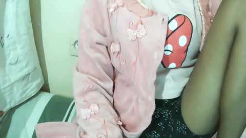 Snapshot of joliekah27 chatting on 01-07-26, 08:44 joliekah27 online show from 01-07-26, 08:44