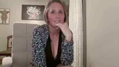 Snapshot of joliexx41 chatting on 09-13-25, 01:27 Jolie online show from 09-13-25, 01:27