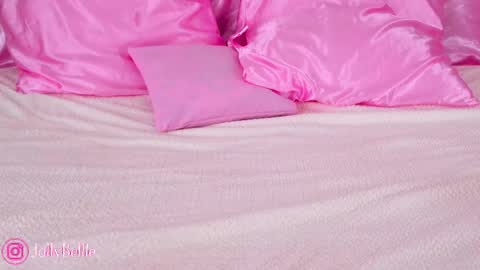 Belle online show from 04-19-26, 03:06