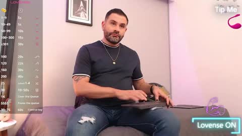 Snapshot of jonas_beard1 chatting on 06-10-26, 03:11 JONAS BEARD online show from 06-10-26, 03:11