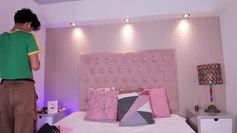 Jonas  online show from 03-04-26, 04:29